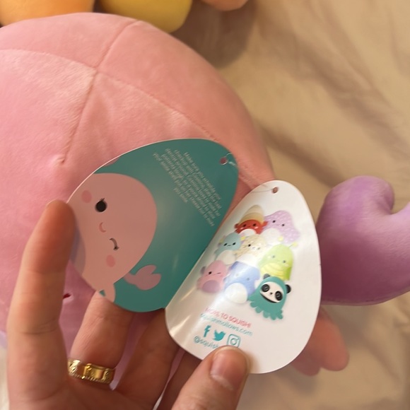 Squishmallows Cosmina the Pink Crab 8 inch - Picture 5 of 6